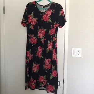 Flower Short Sleeve Mid-Length Dress. size L